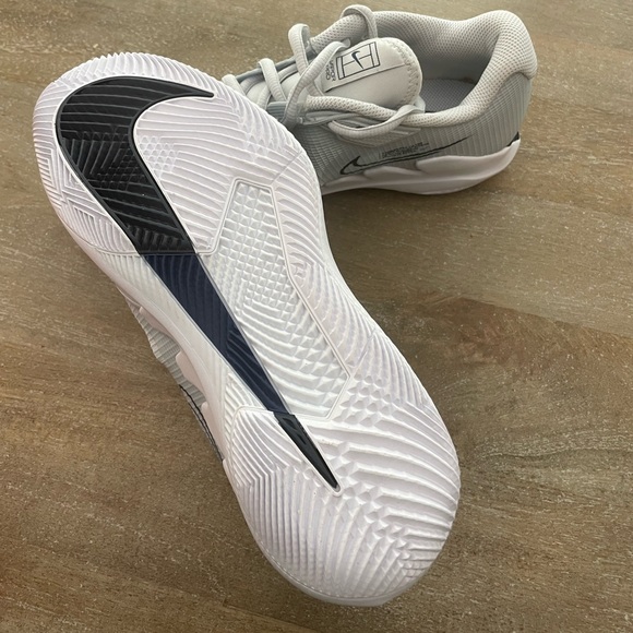 Nike tennis shoes. Men’s 6.5. Brand new. - Picture 3 of 3